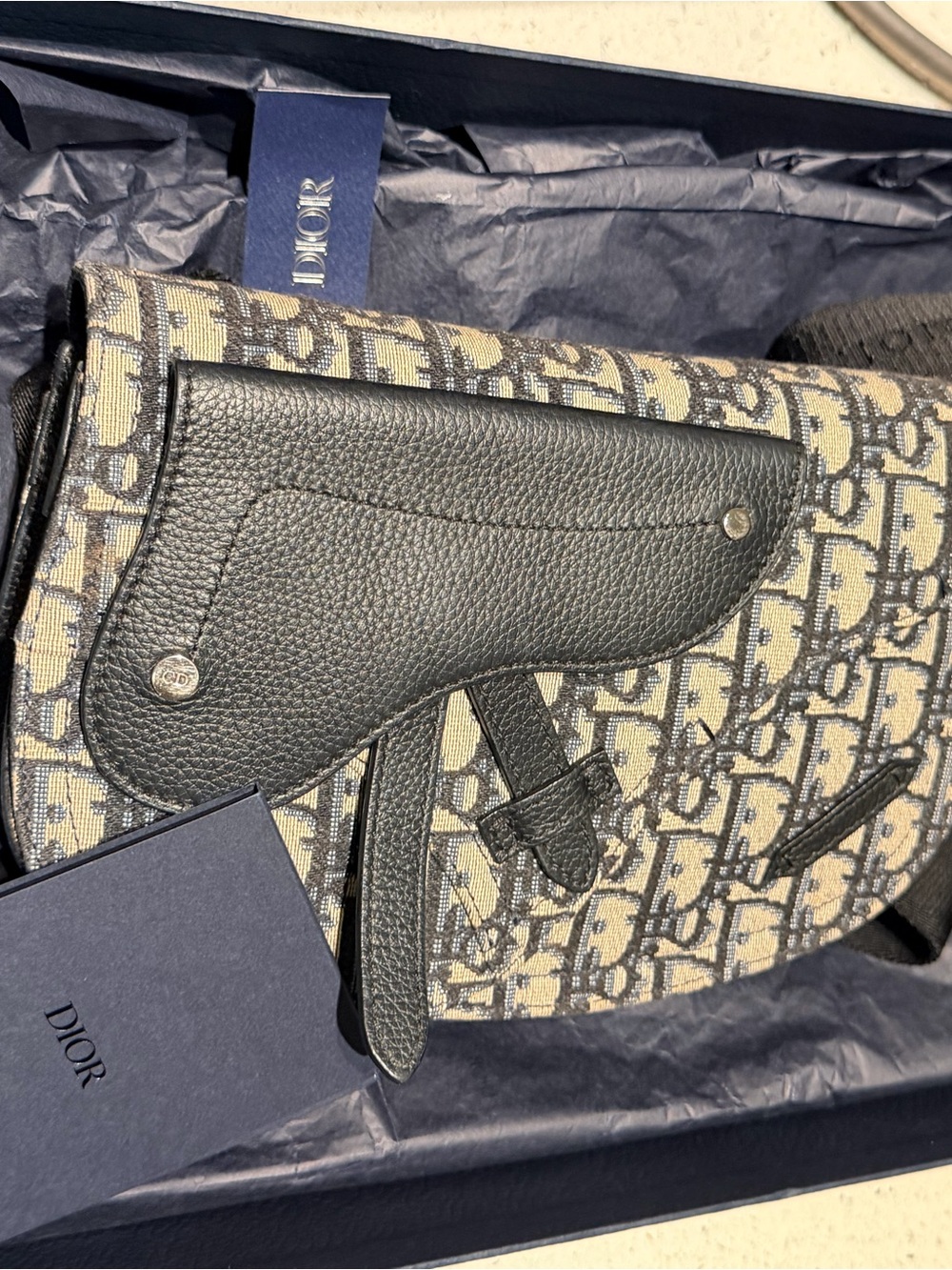 ❌SOLD❌ $2,900 Dior Saddle Messenger Bag in Blue and Beige Oblique - Picture 9 of 10